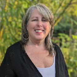 Individual profile page for Linda Hunt
